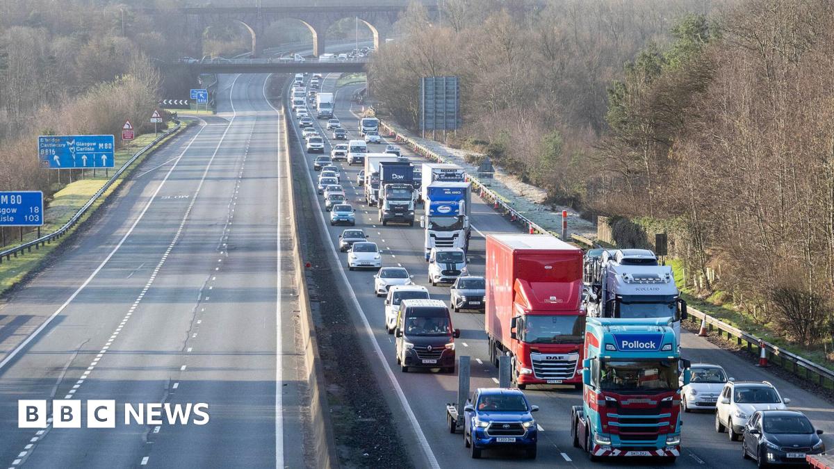 M80 Motorway Closed Overnight Due to Police Incident, Causing Major Delays (2026)
