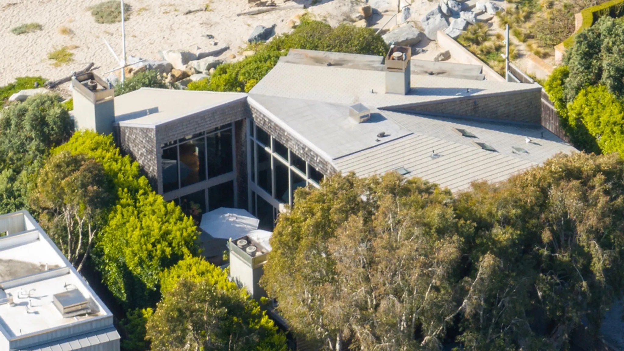 Ellen DeGeneres: Hypocrisy at its Finest? Mansion Shopping During Nationwide Protest (2026)